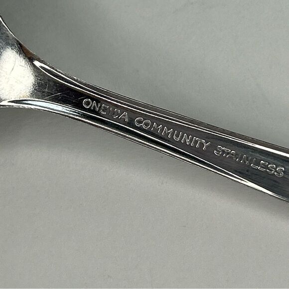 2  Oneida Community Twin Star Serving Spoons  Atomic Starburst MCM Stainless - Picture 4 of 4